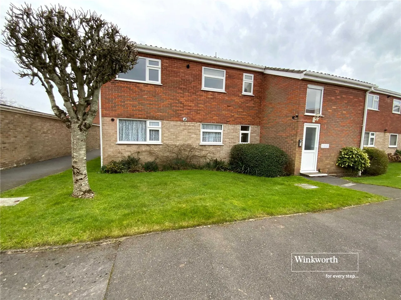 The Lawns, Waterford Road, Highcliffe, Christchurch, BH23, photo 4