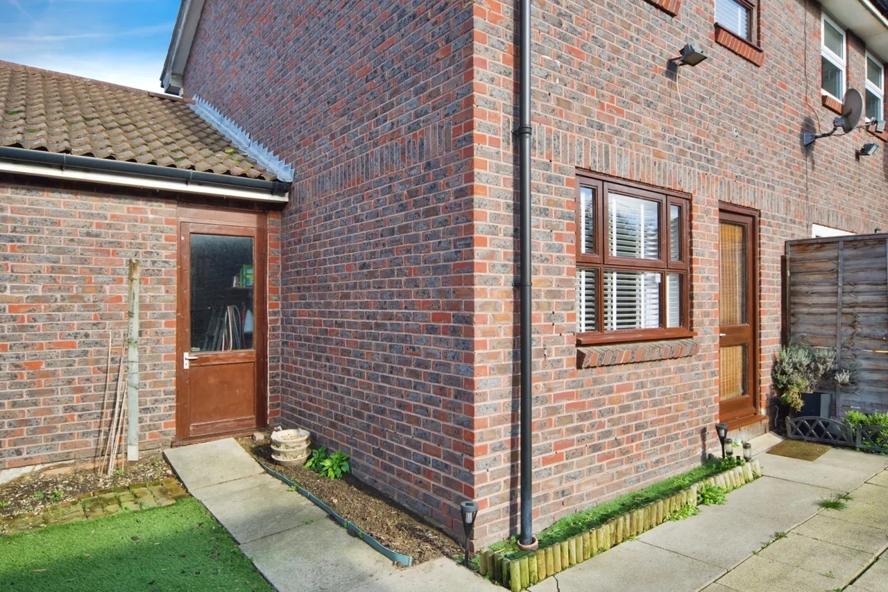 Hickman Close, London, E16, photo 10