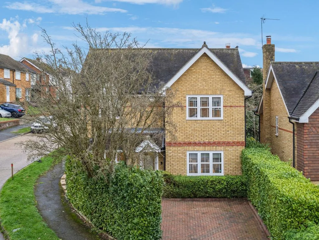 4 bed house for sale — Woodland Way, Marlow SL7 3LD