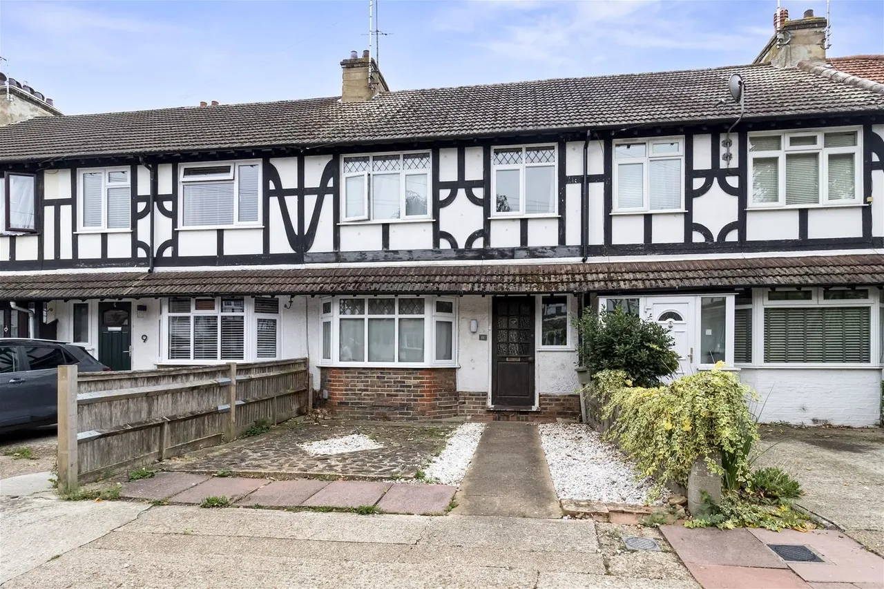 3 bed house for sale, Downlands Avenue, Worthing