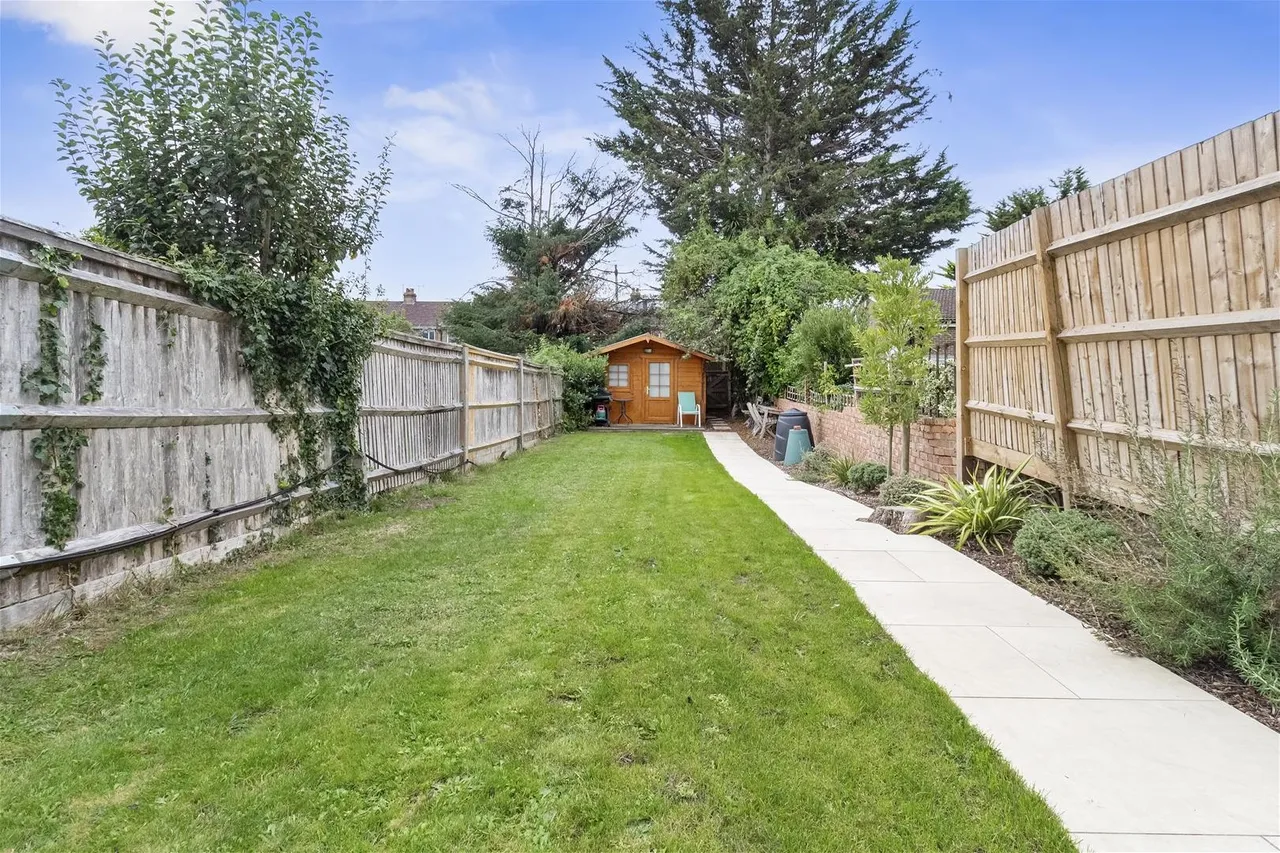 Downlands Avenue, Worthing, photo 21