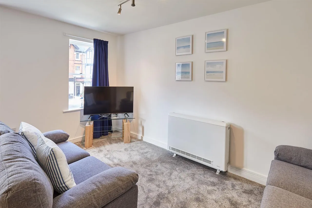 North Marine Road, Scarborough YO12 7HU, photo 3