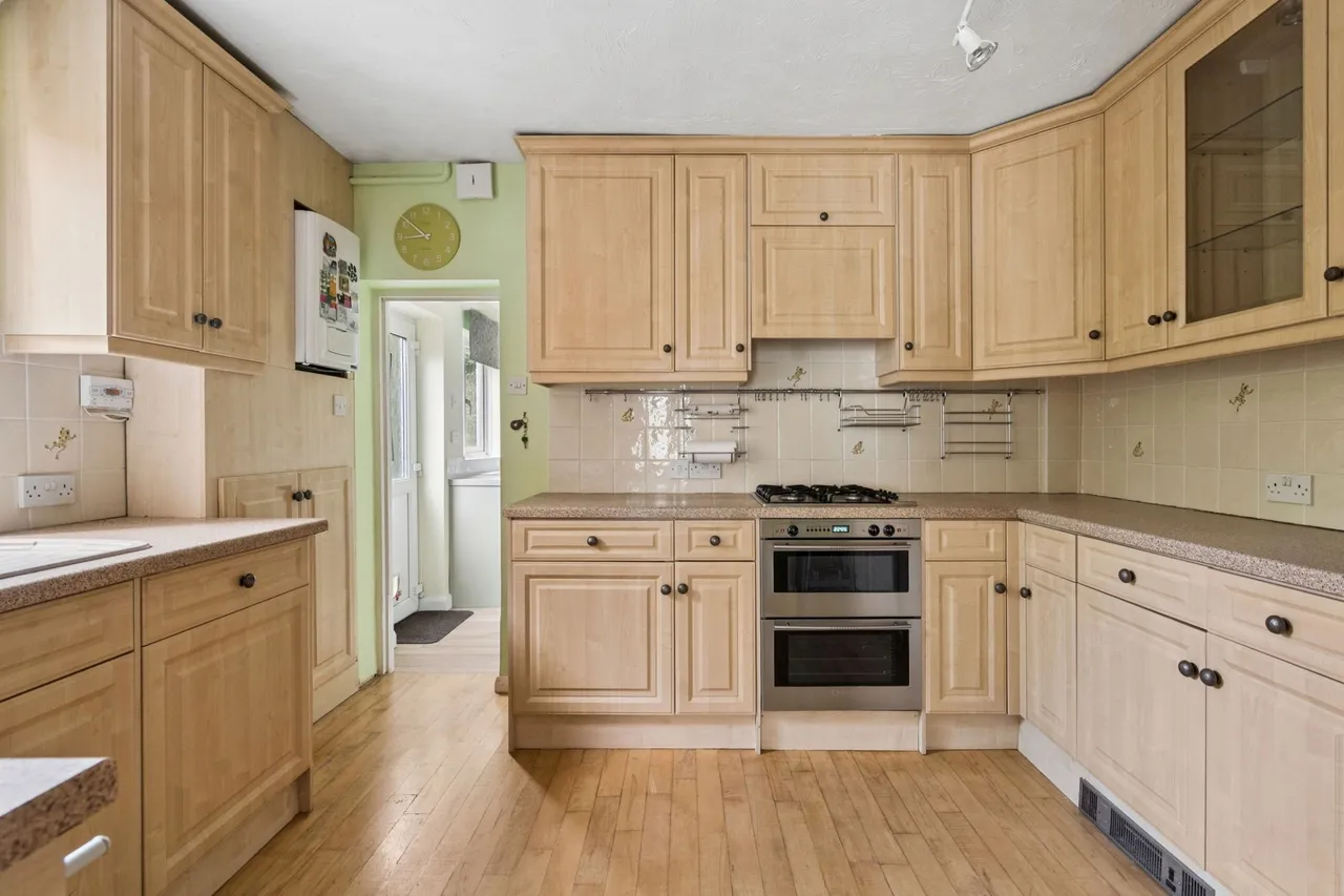 Pinewood Road, High Wycombe, HP12, photo 2