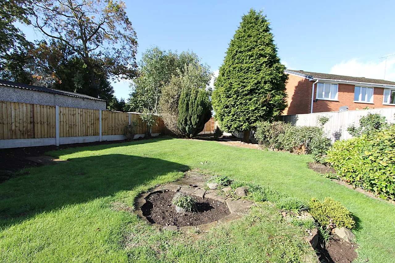 Pinewood Close, Kidderminster, photo 15