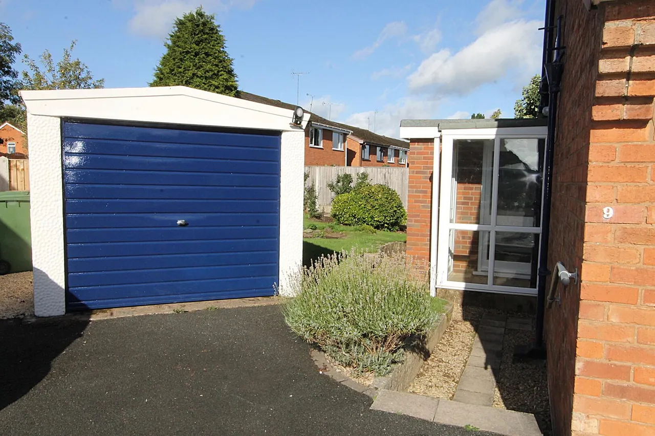 Pinewood Close, Kidderminster, photo 16