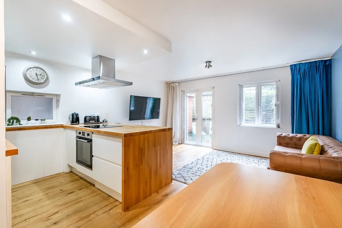 2 bed flat to rent — Lanark Road Westminster, London W9