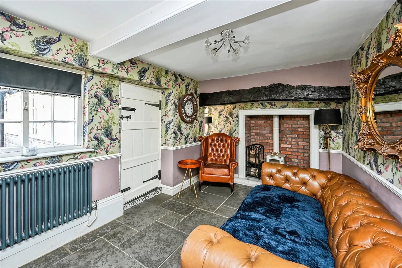 Church End, Hale Village, L24, photo 14
