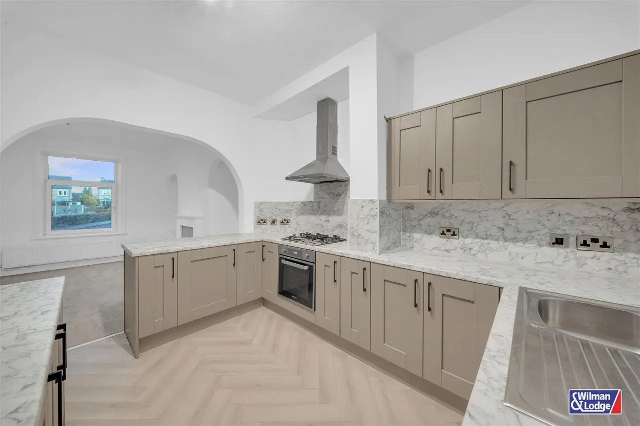 5 bed house for sale — Bridge Road, Sutton-In-Craven, BD20 7ES