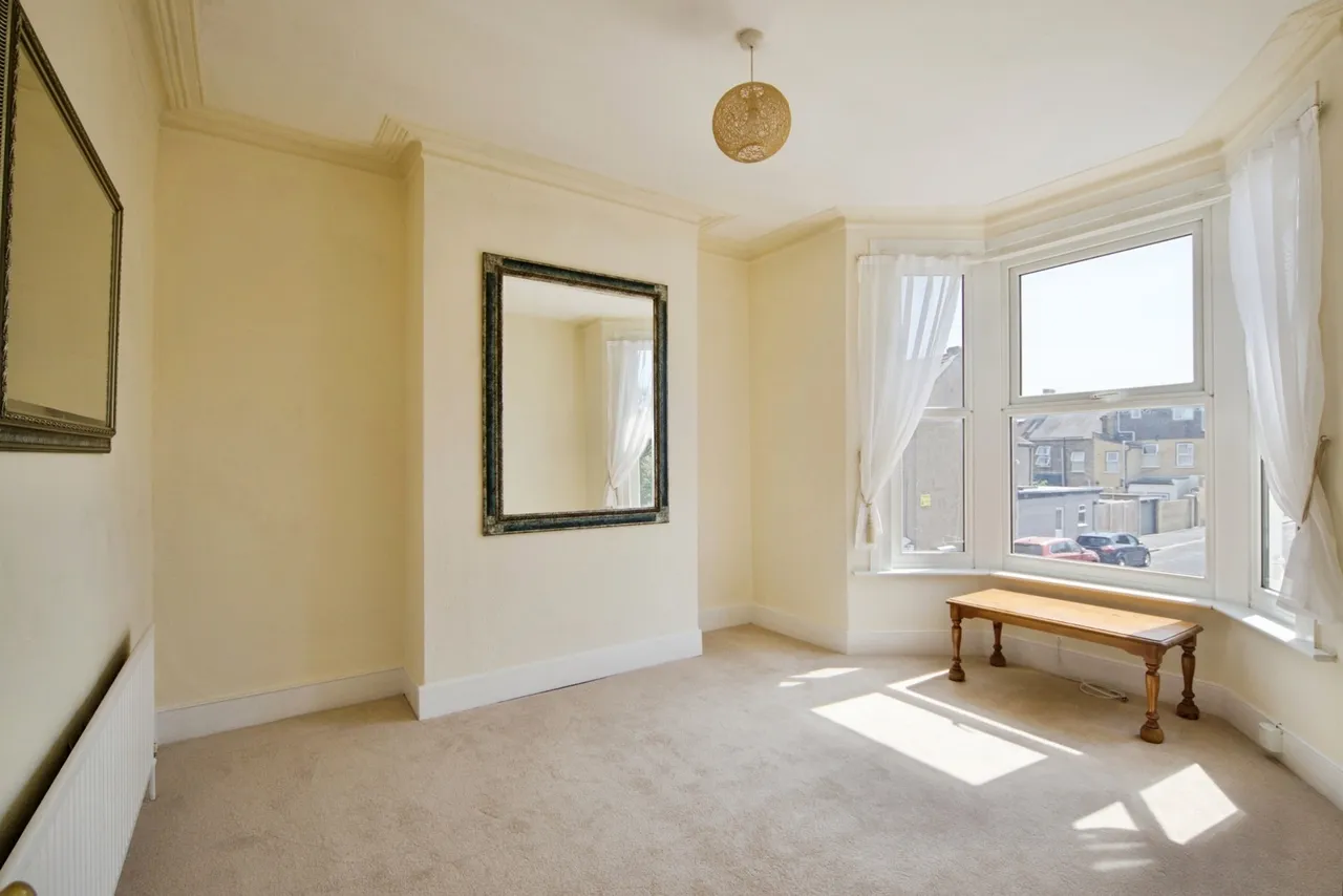 Warren Road, London, E10, photo 8