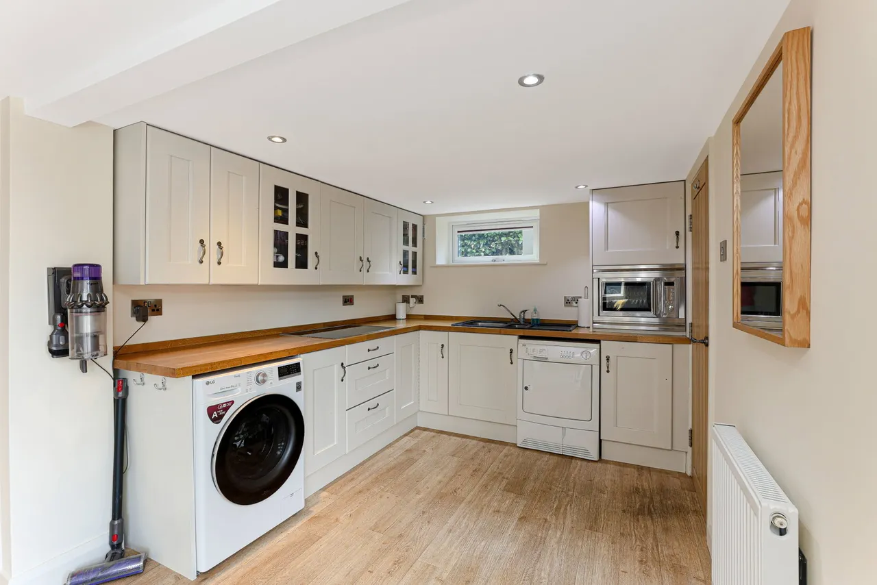 Cooper Lane, Hoylandswaine, S36, photo 27