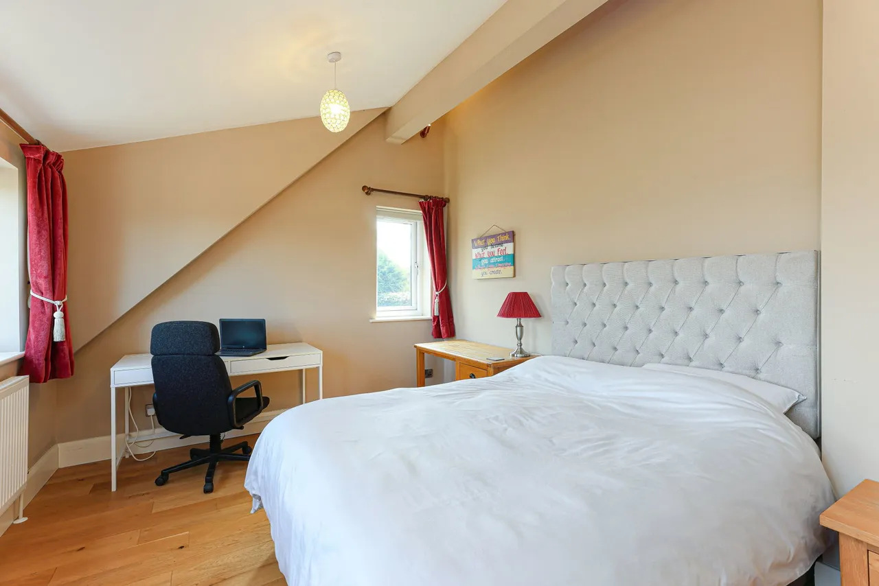 Cooper Lane, Hoylandswaine, S36, photo 43
