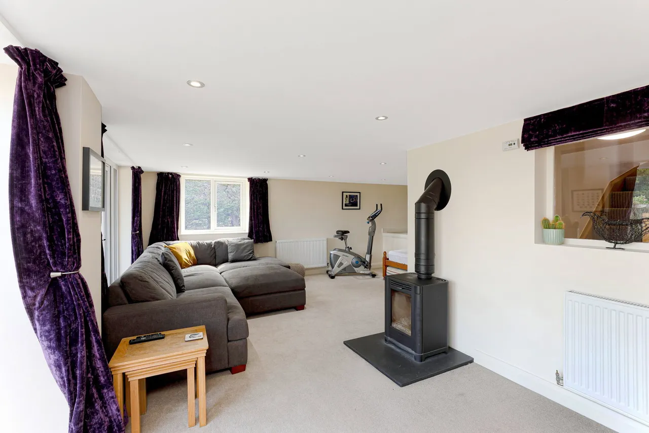 Cooper Lane, Hoylandswaine, S36, photo 30