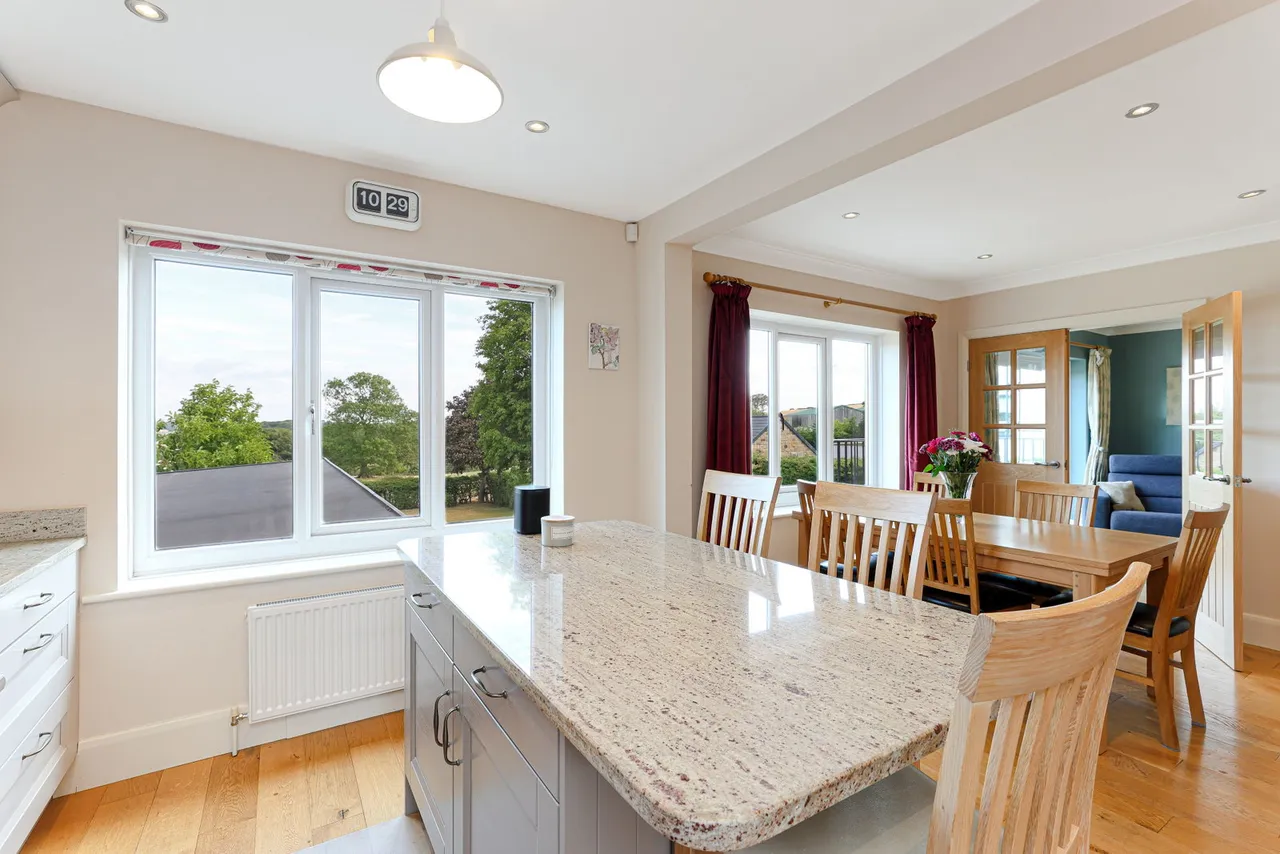 Cooper Lane, Hoylandswaine, S36, photo 9