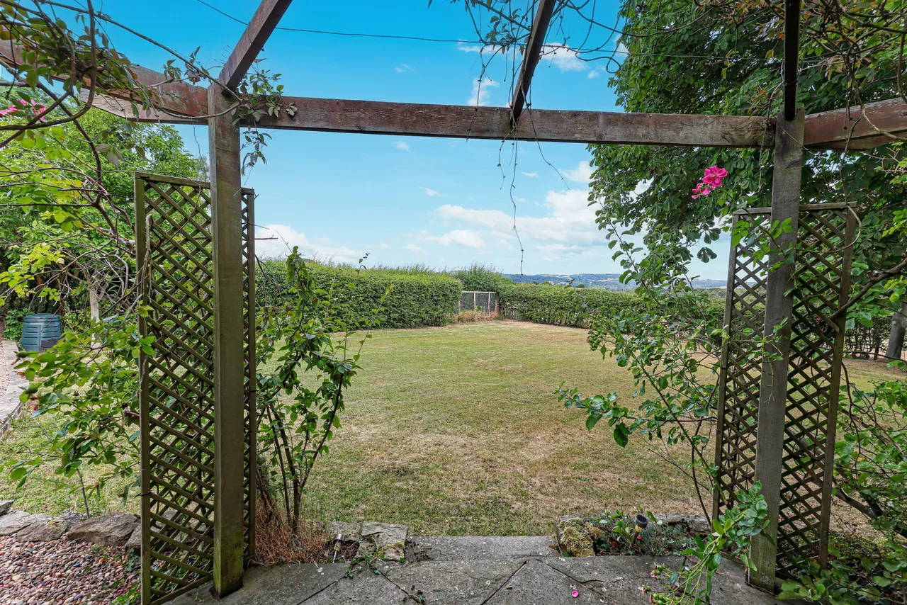 Cooper Lane, Hoylandswaine, S36, photo 24
