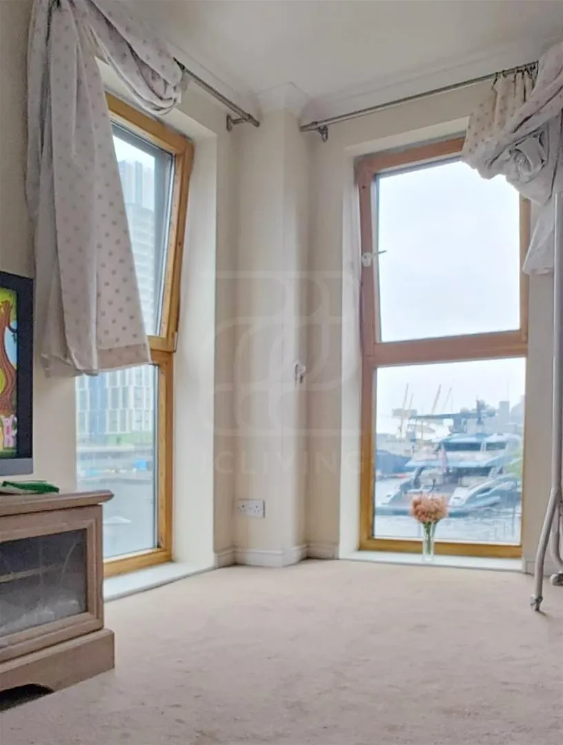 2 bed flat to rent, Meridian Place, London, E14