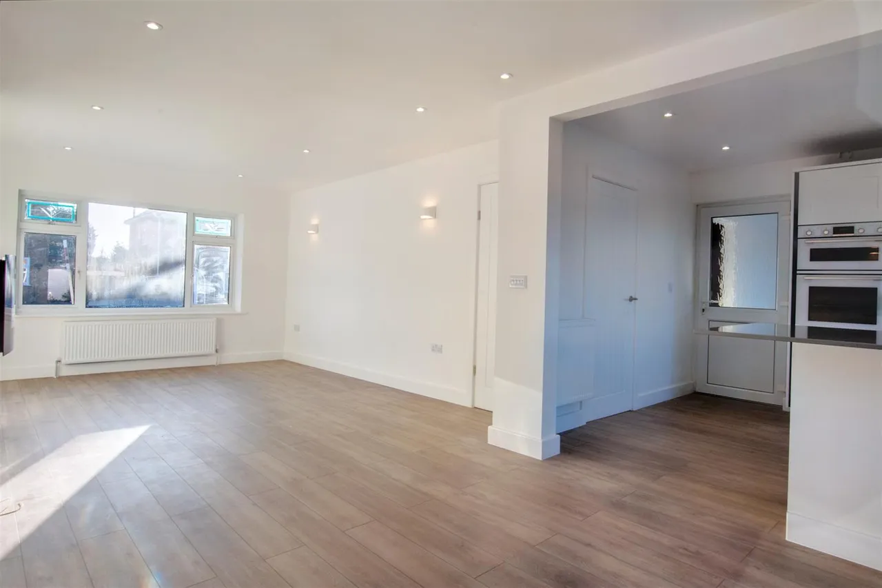 Brampton Drive, Stapleford, NG9, photo 3