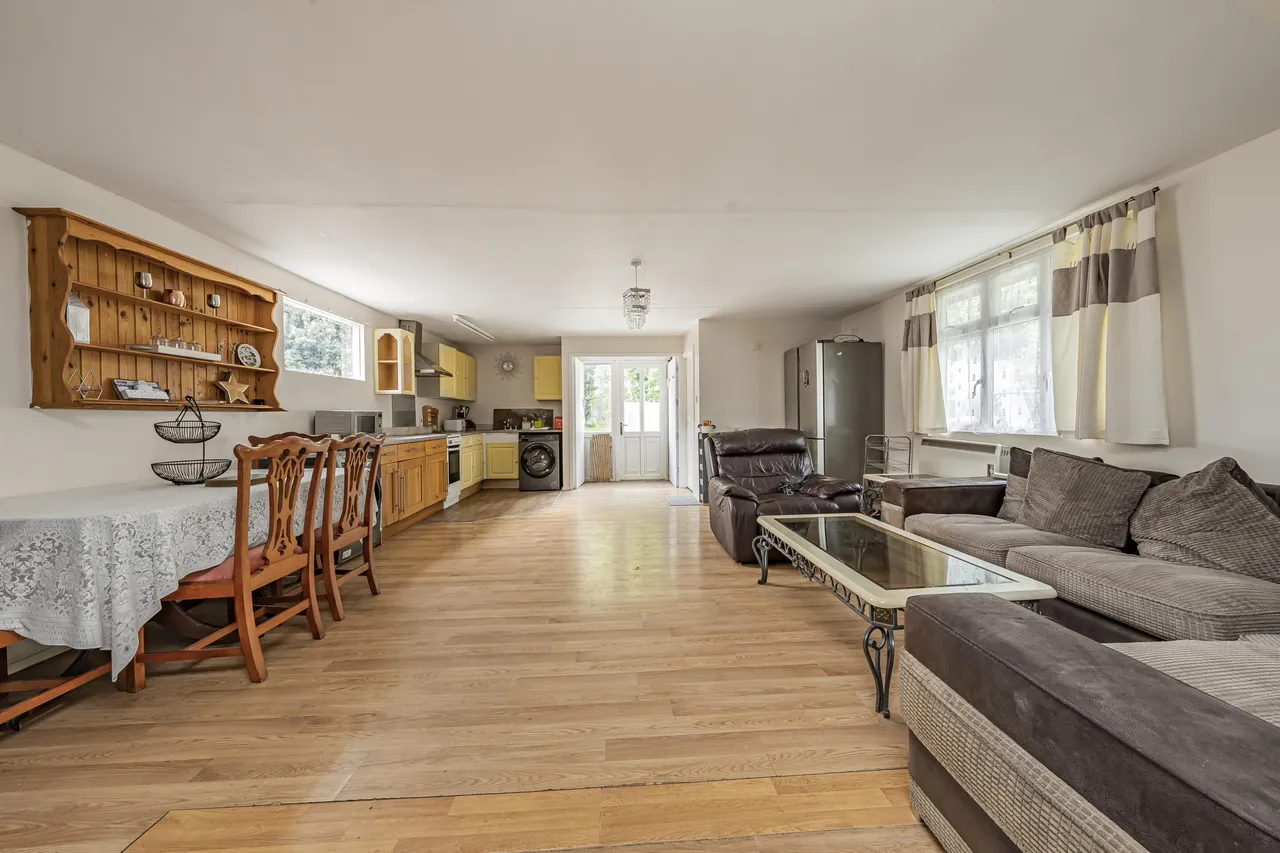 Stanwell Road, Horton Village, SL3 9PE, photo 2