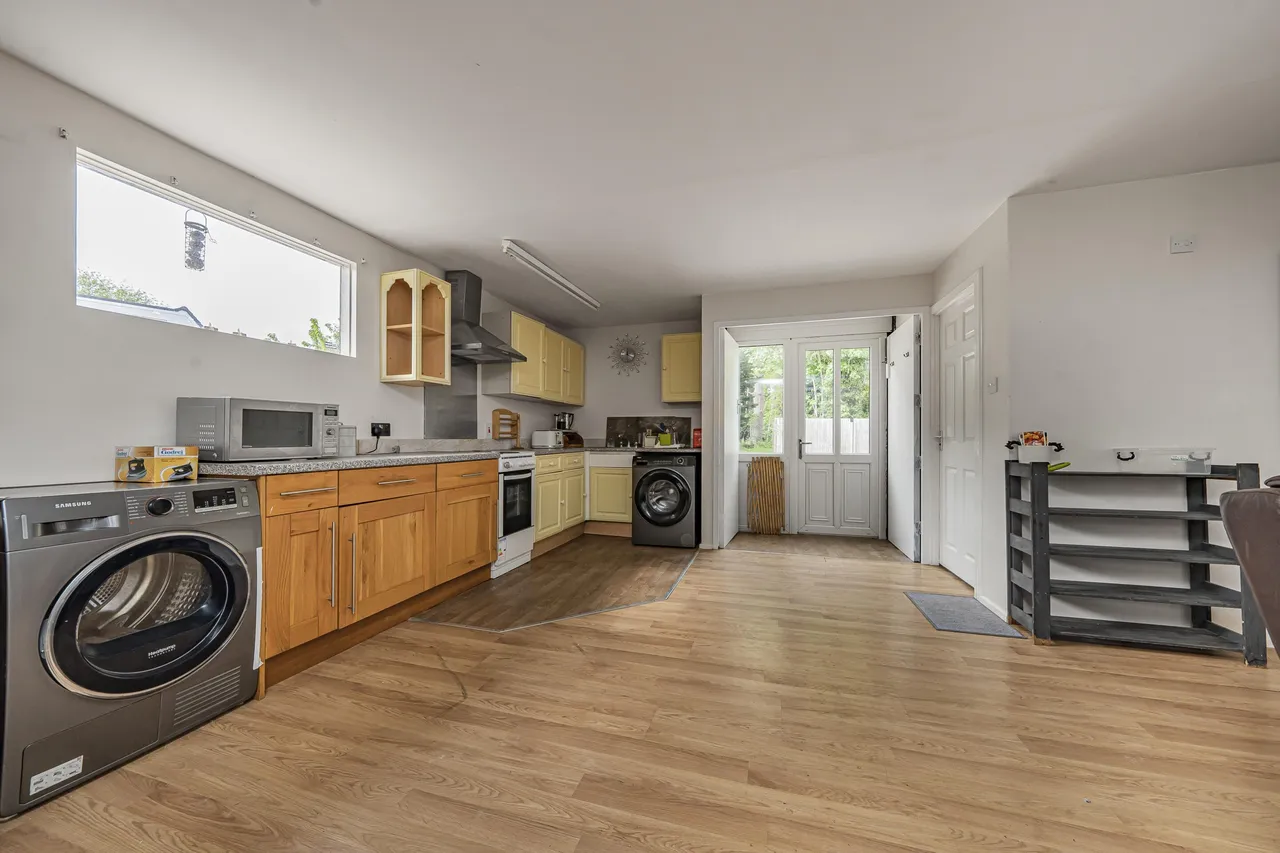 Stanwell Road, Horton Village, SL3 9PE, photo 3