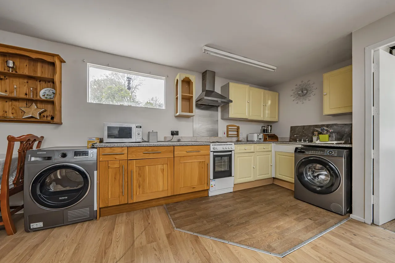 Stanwell Road, Horton Village, SL3 9PE, photo 6