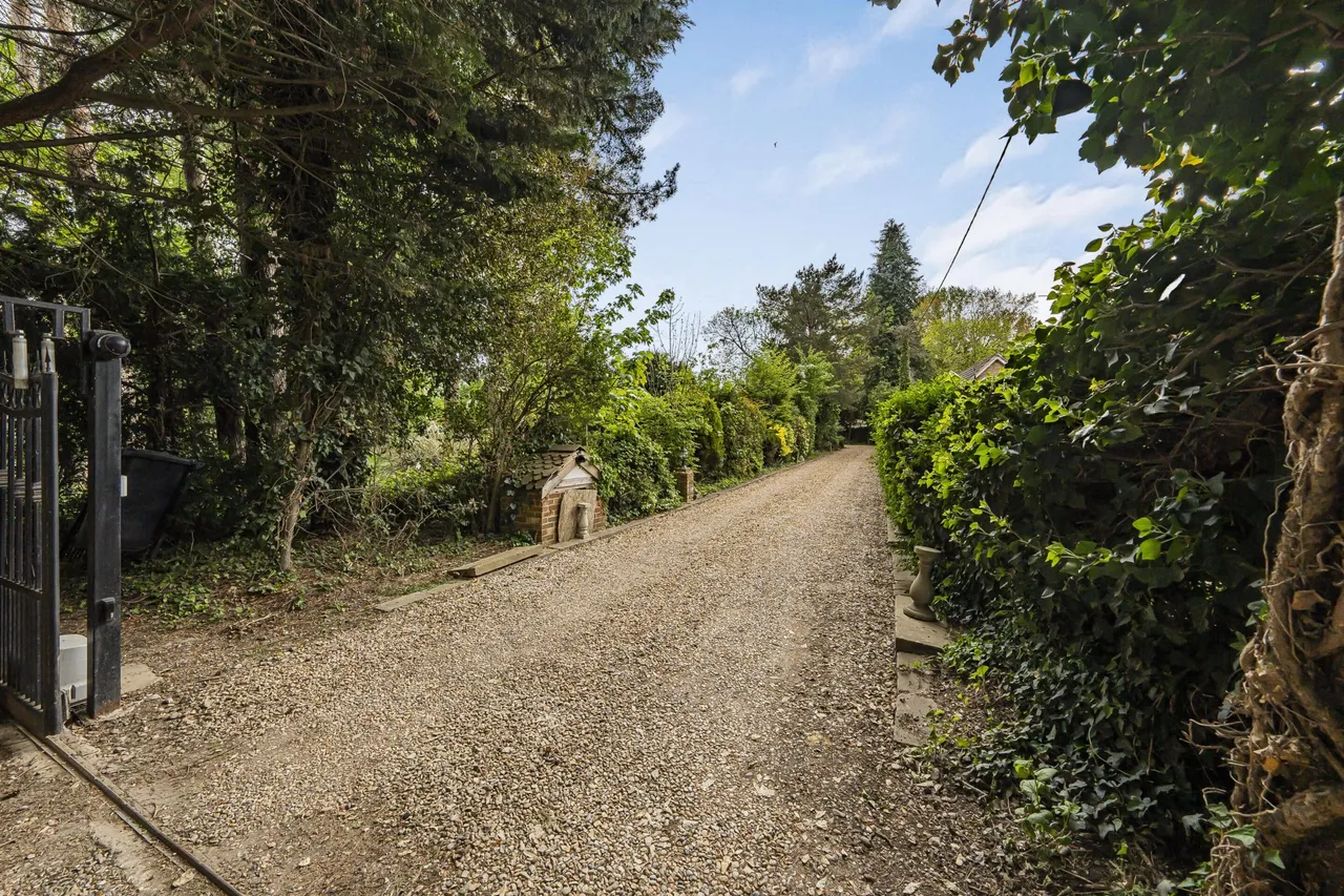Stanwell Road, Horton Village, SL3 9PE, photo 13