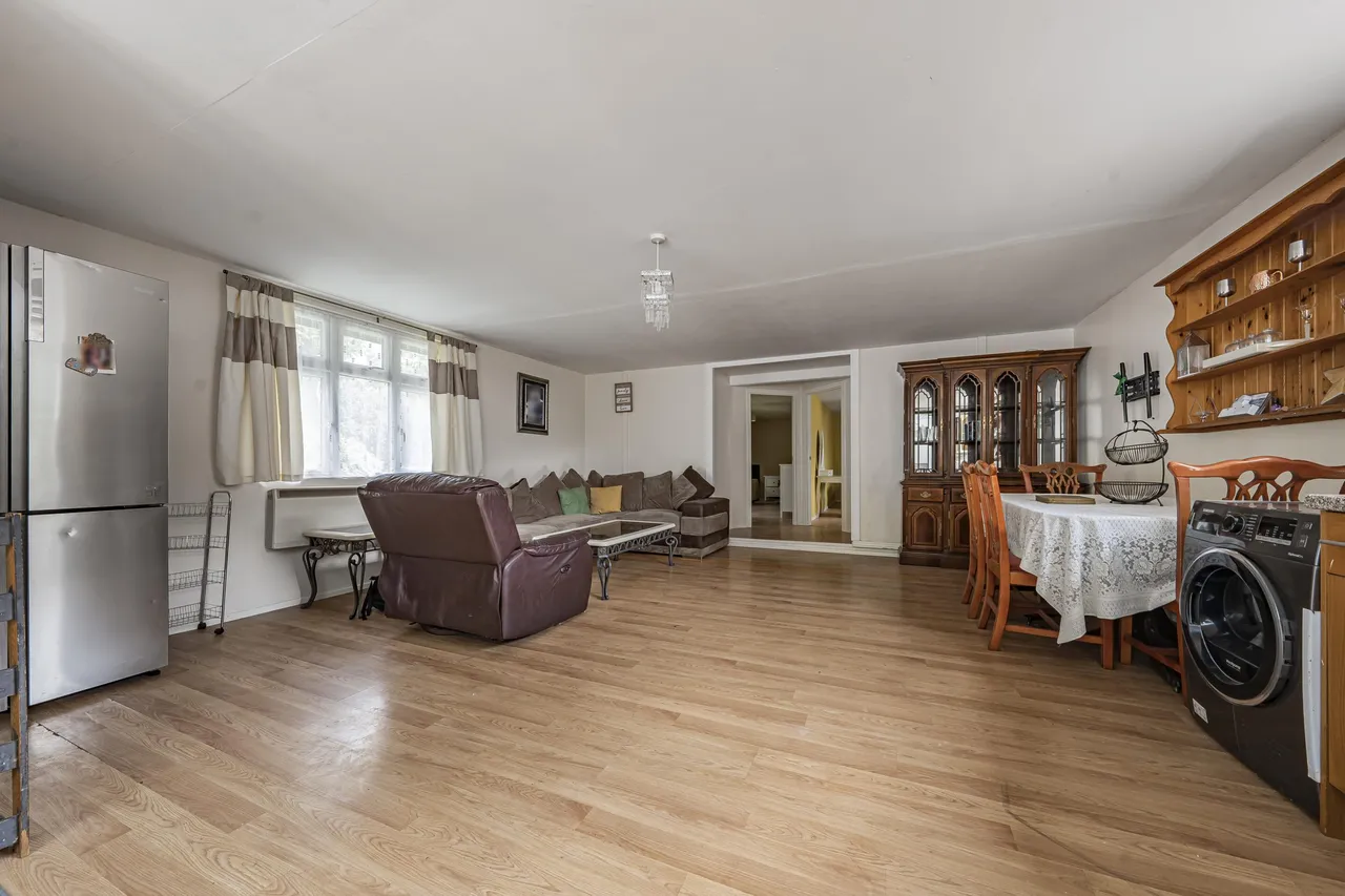 Stanwell Road, Horton Village, SL3 9PE, photo 5