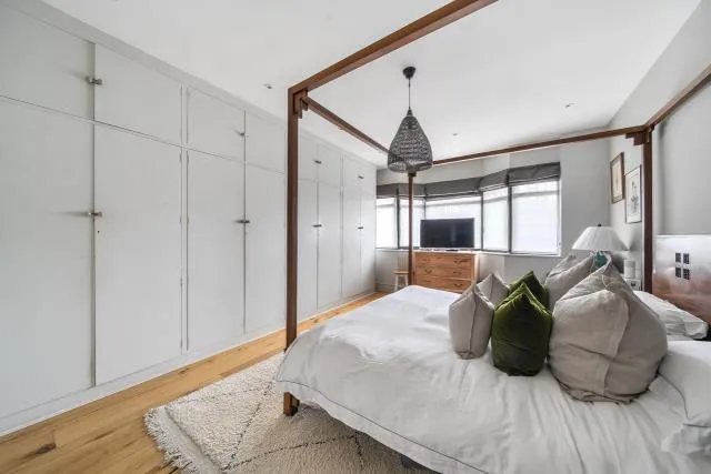 Hendon Lane, London, N3, photo 11