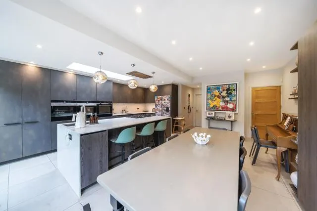 Hendon Lane, London, N3, photo 9