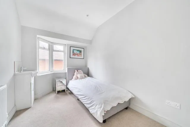 Hendon Lane, London, N3, photo 14