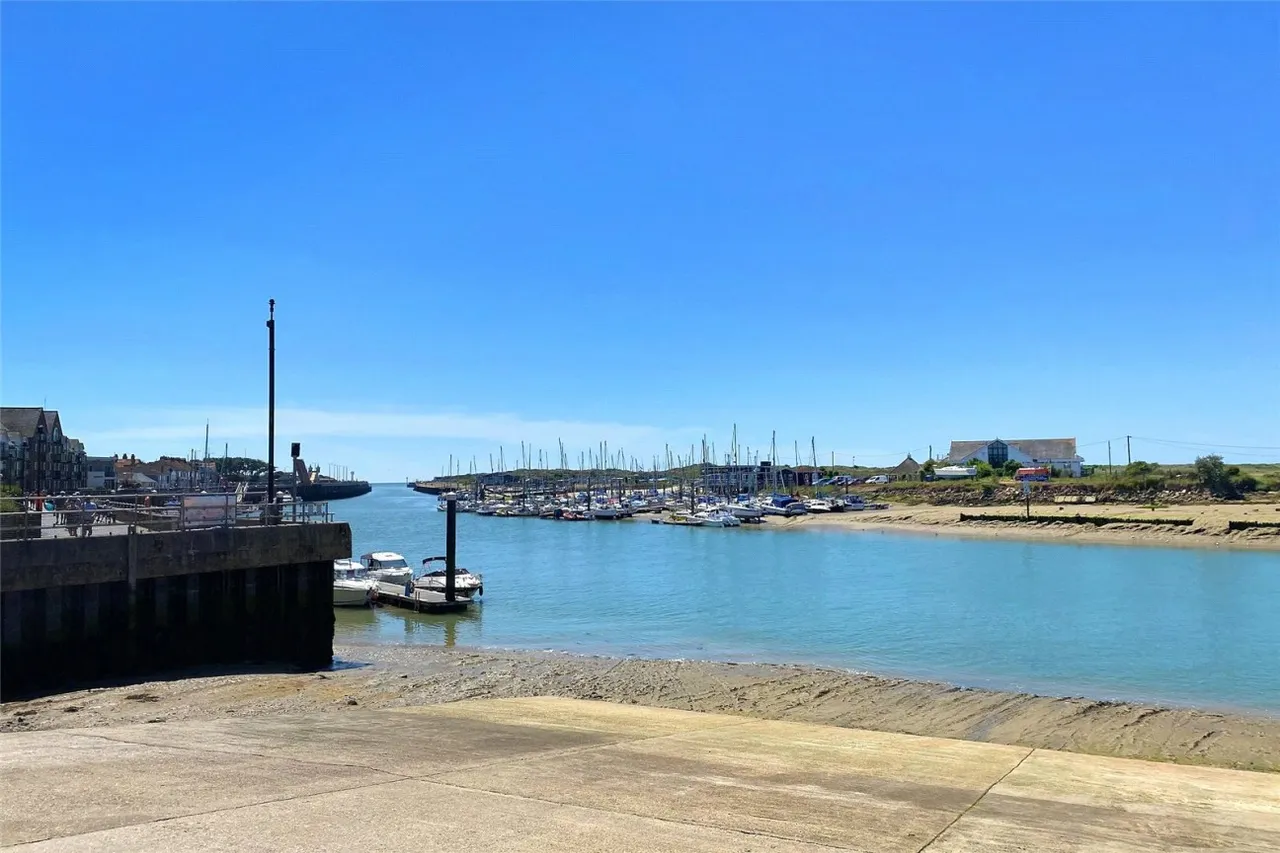 Littlehampton, BN17, photo 20
