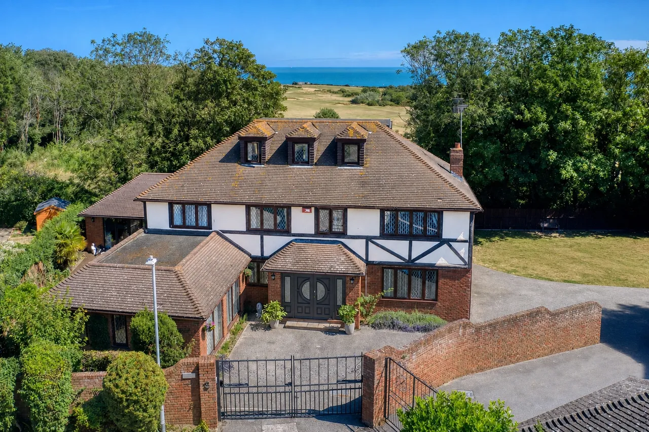 5 bed house for sale, Woodland Way, Broadstairs, CT10