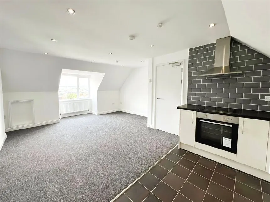 Hillside Avenue, Strood, Kent, ME2, photo 10