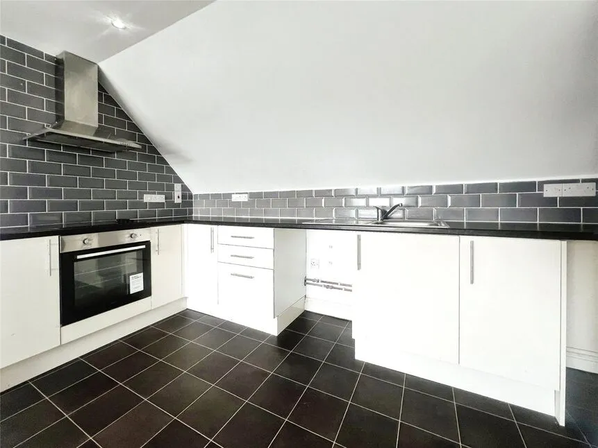 Hillside Avenue, Strood, Kent, ME2, photo 9