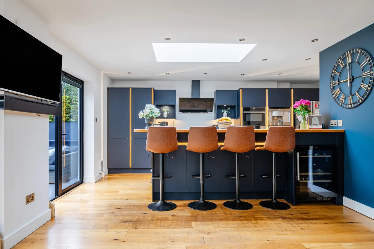 Salisbury Road, Marlborough, SN8, photo 7