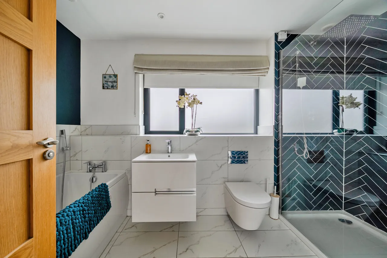 Salisbury Road, Marlborough, SN8, photo 8