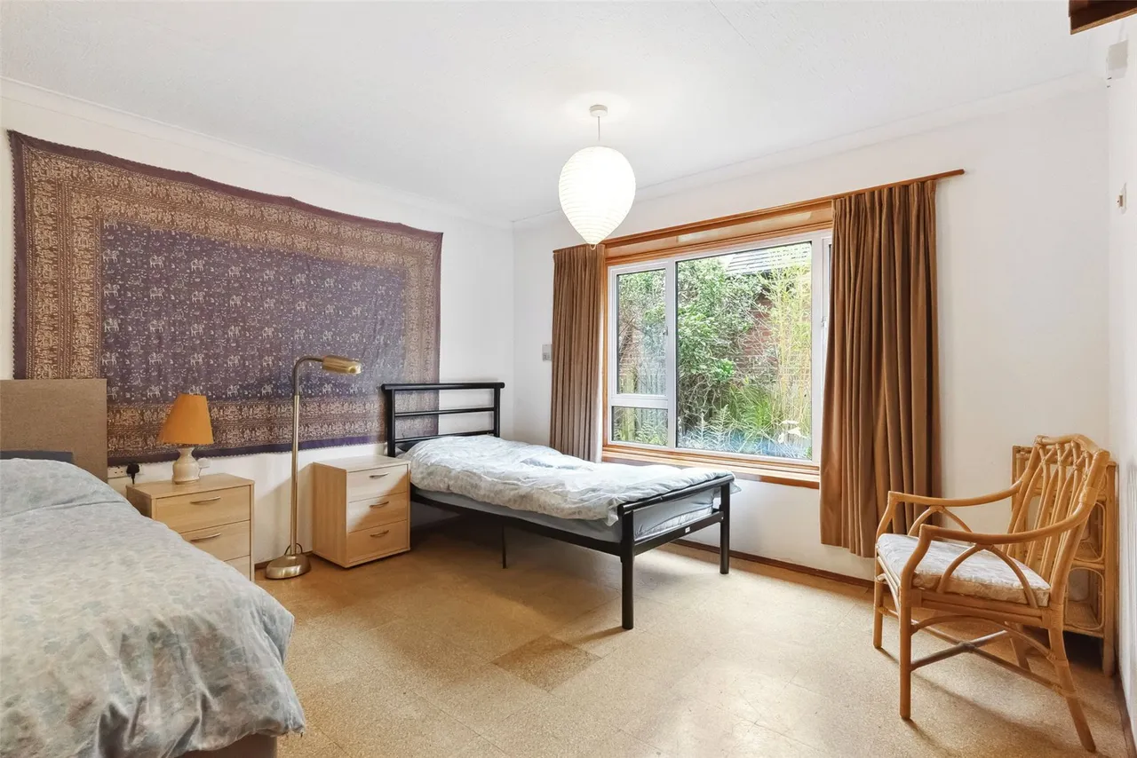 Old Farm Road, Hampton, TW12 3QT, photo 9