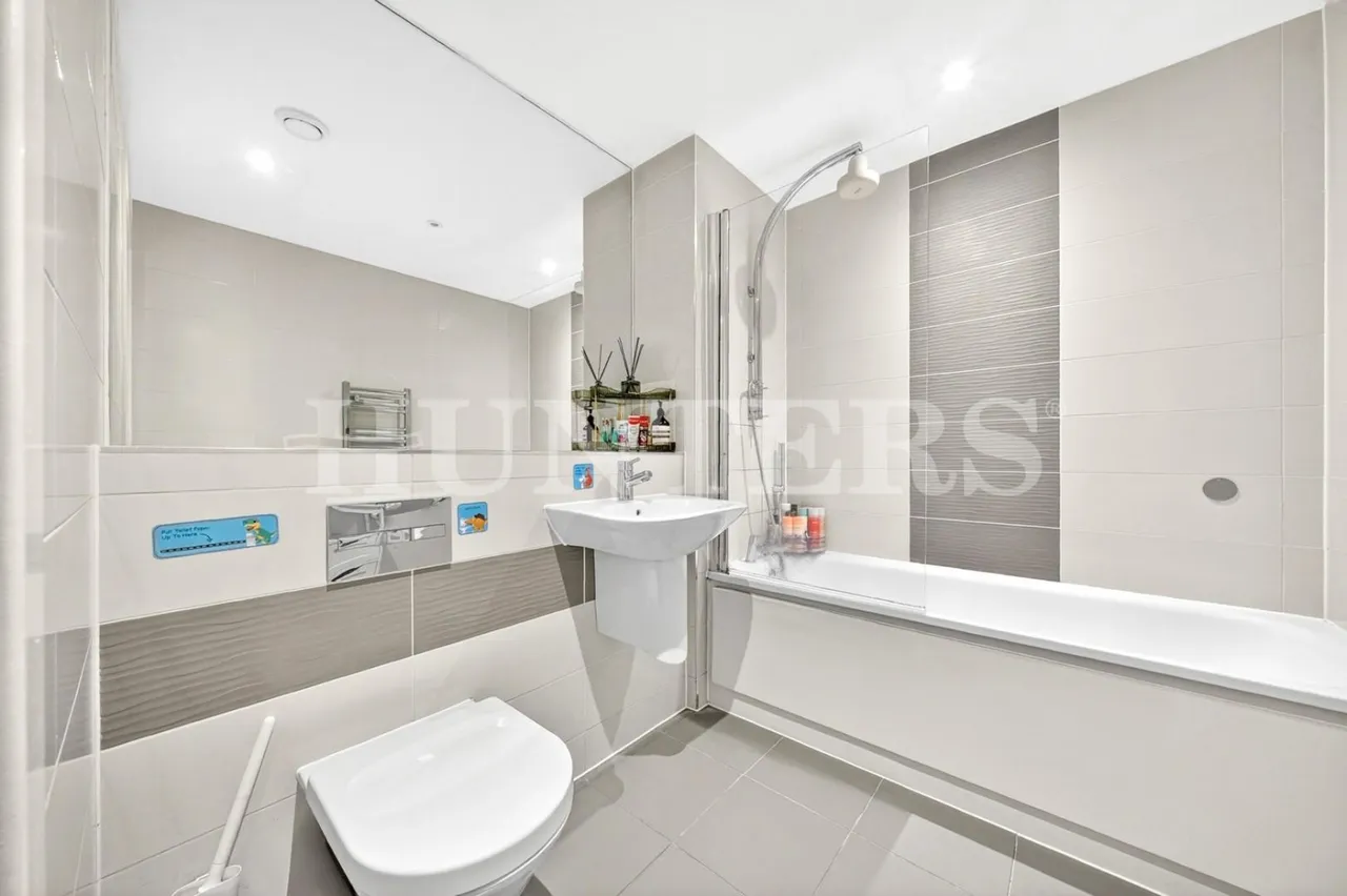 Lapwing Heights, London, N17, photo 11