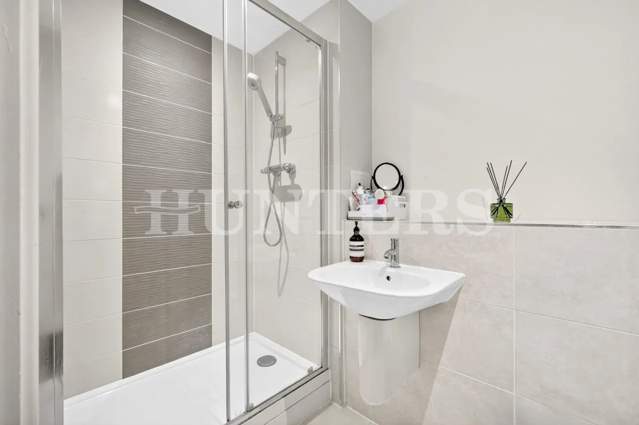 Lapwing Heights, London, N17, photo 8