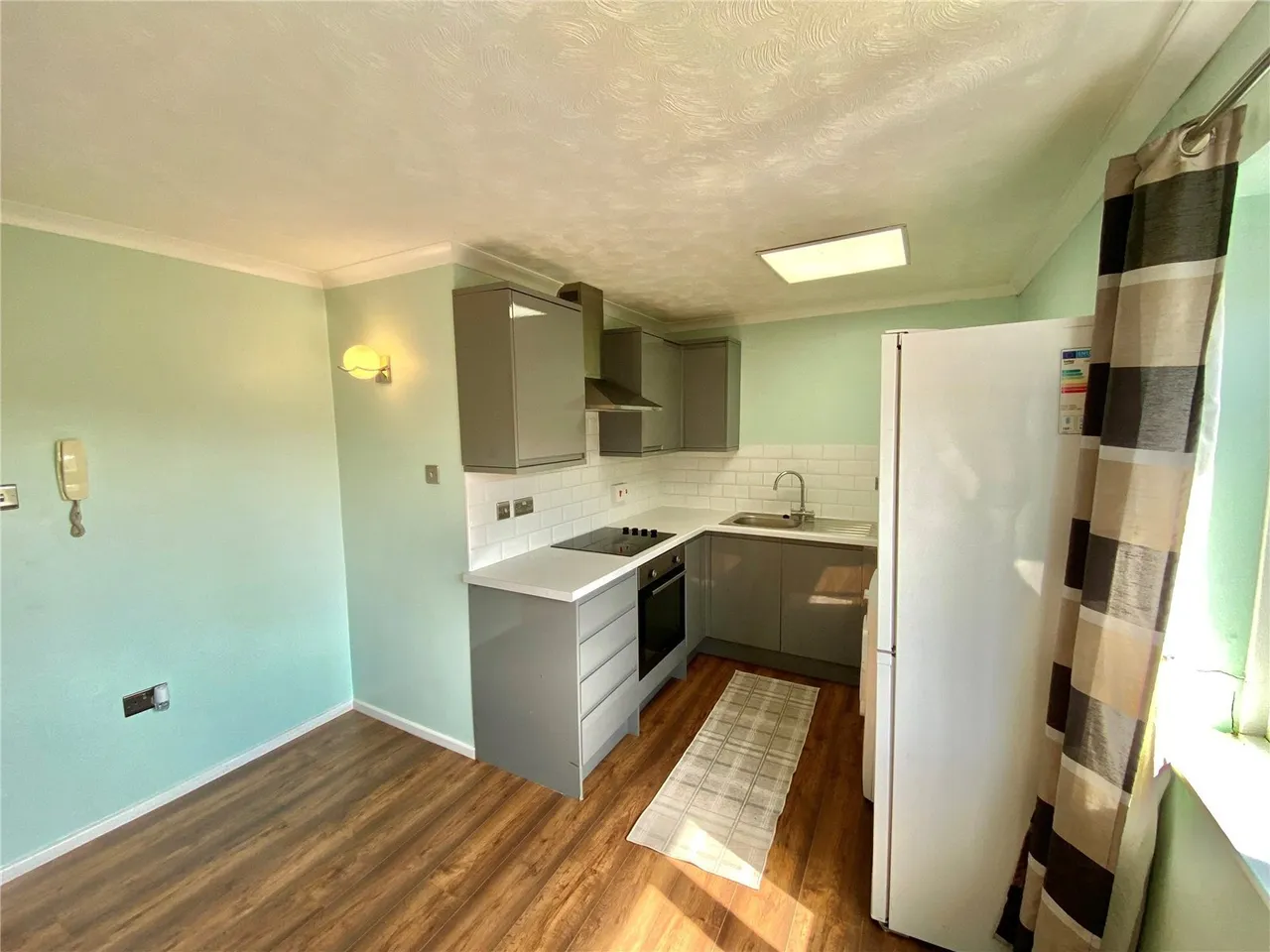 Priory Court, Cardigan, SA43, photo 2