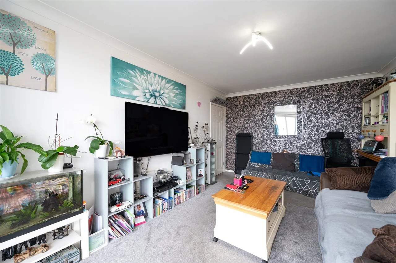Bembridge Drive, Hayling Island, PO11, photo 3
