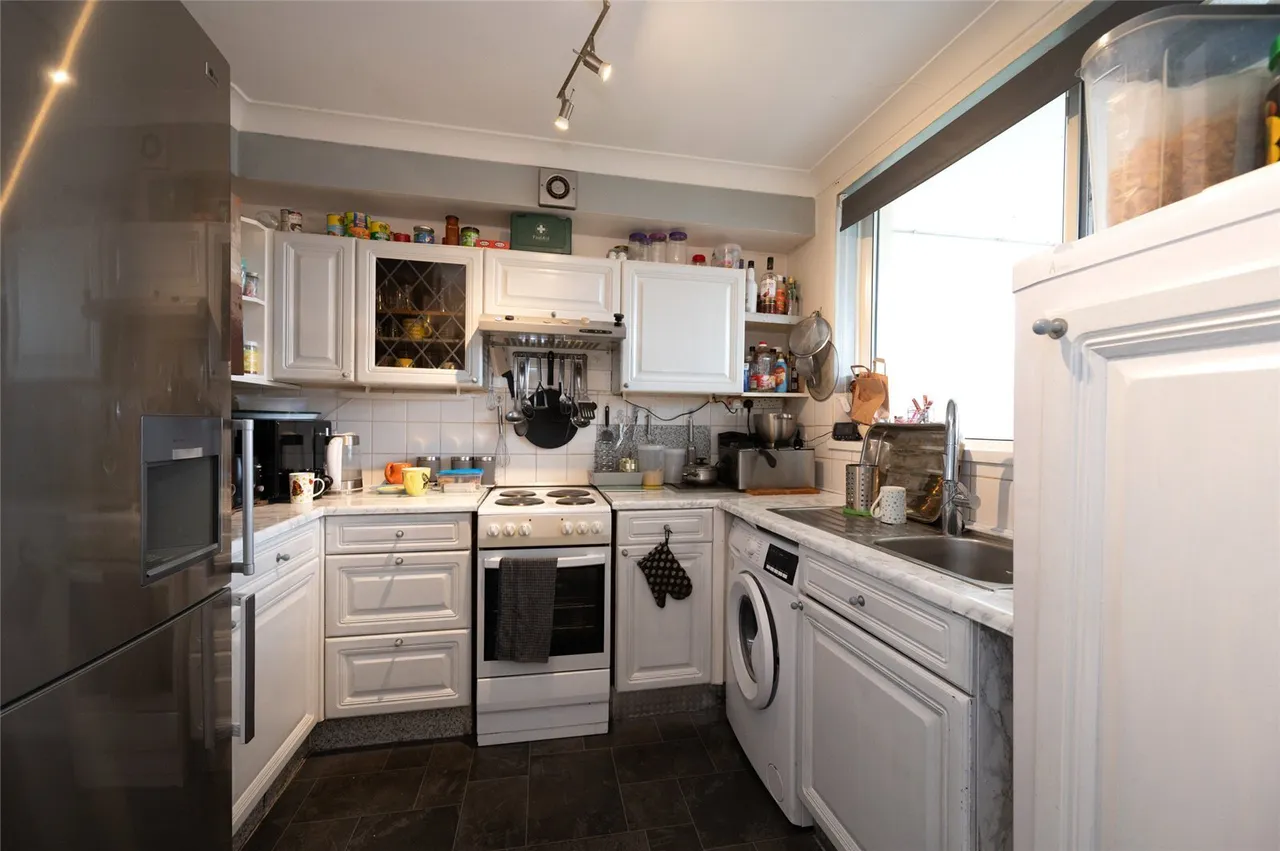 Bembridge Drive, Hayling Island, PO11, photo 5