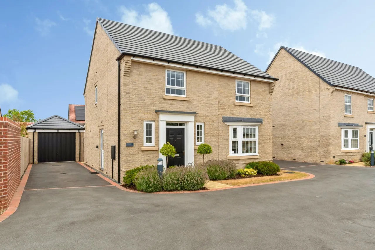 4 bed house for sale, James Ancaster Avenue, Corby Glen, NG33