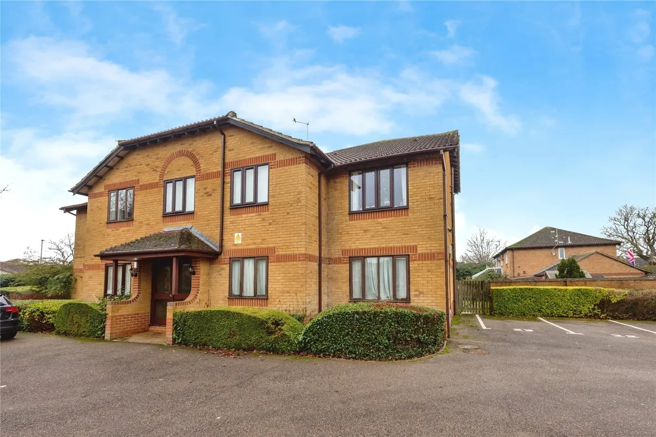 Hirondelle Close, Northampton, Northamptonshire, NN5, photo 9