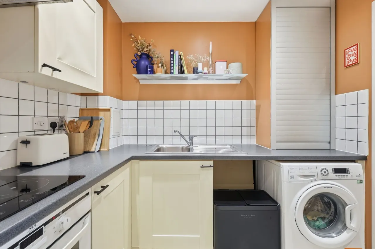 Brisbane Road, Kitchen Court, Leyton, E10, photo 9