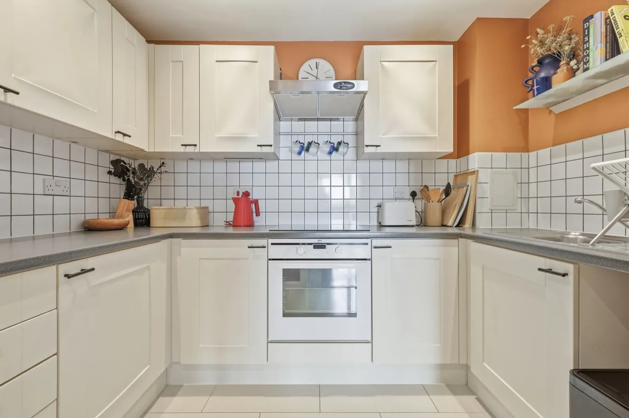 Brisbane Road, Kitchen Court, Leyton, E10, photo 6