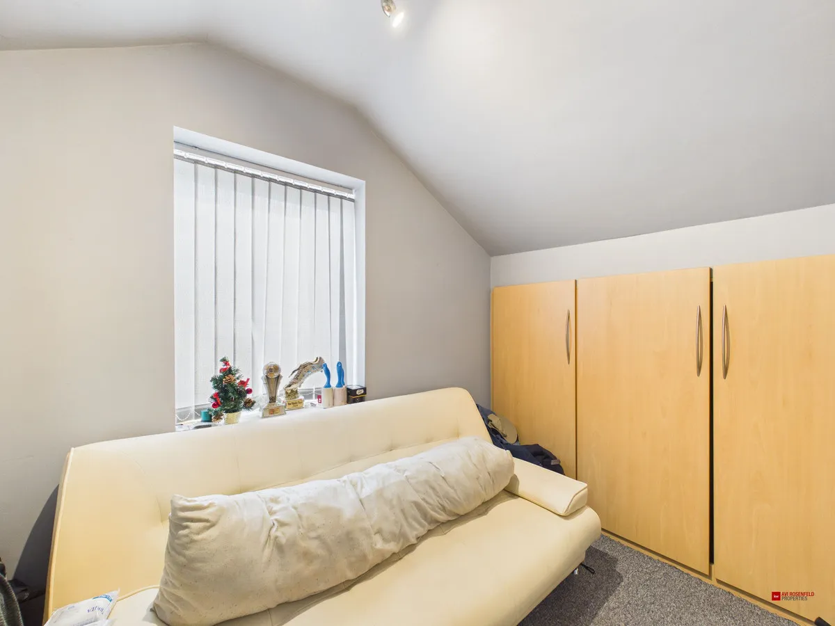Oldham, OL9, photo 17