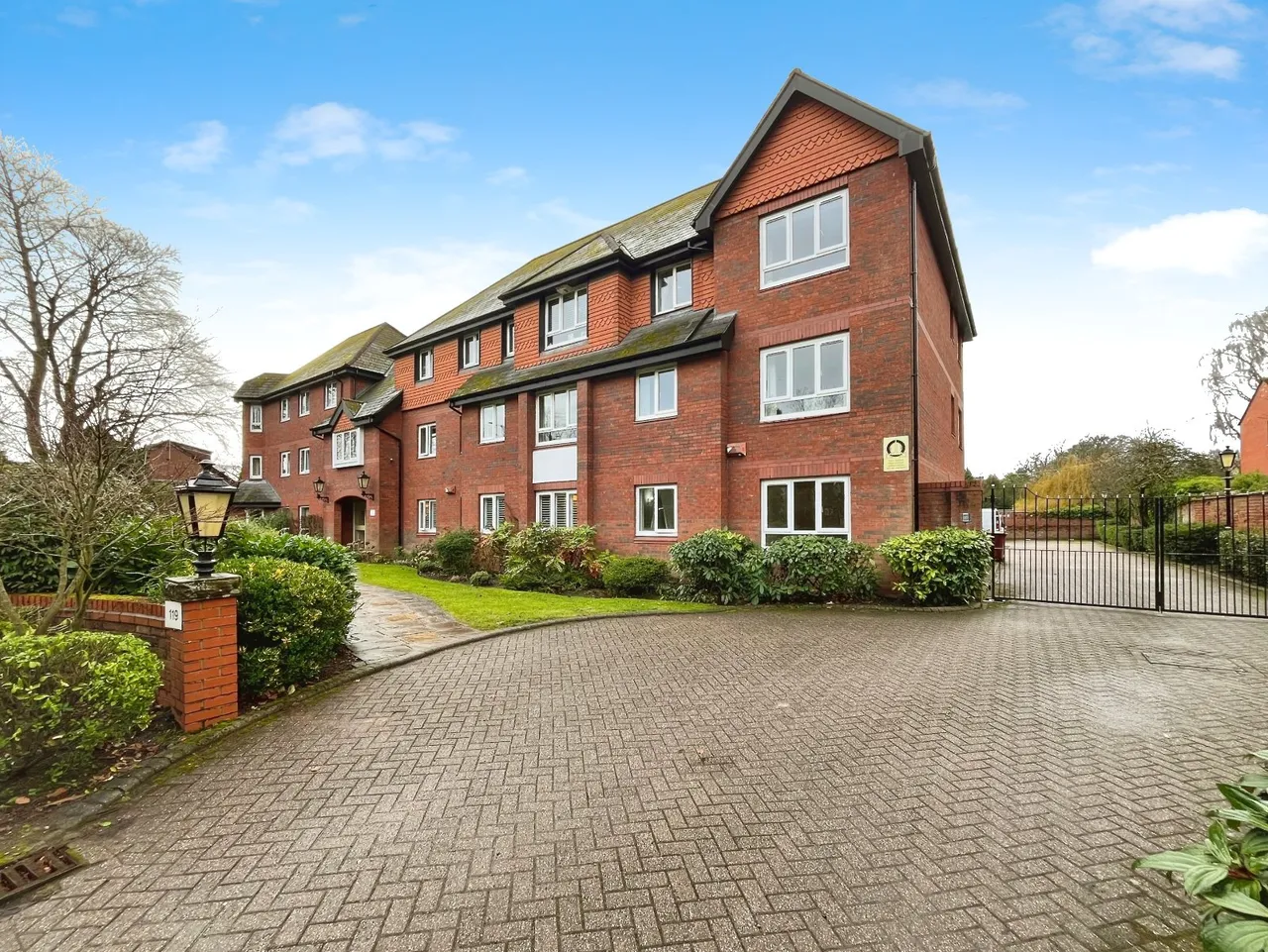 2 bed flat for sale, Barlow Moor Road, Didsbury, M20
