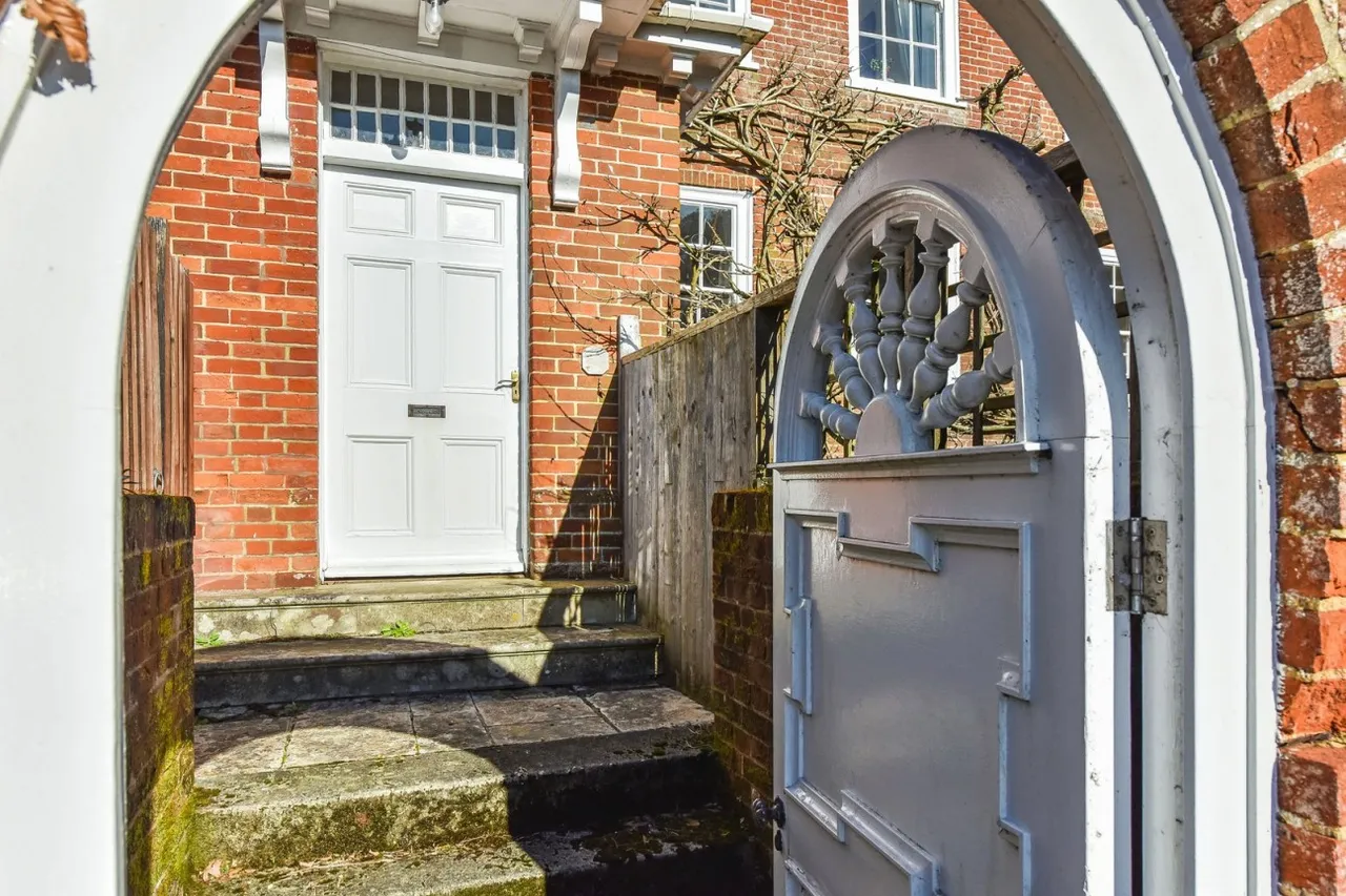 Lyndhurst, SO43, photo 4