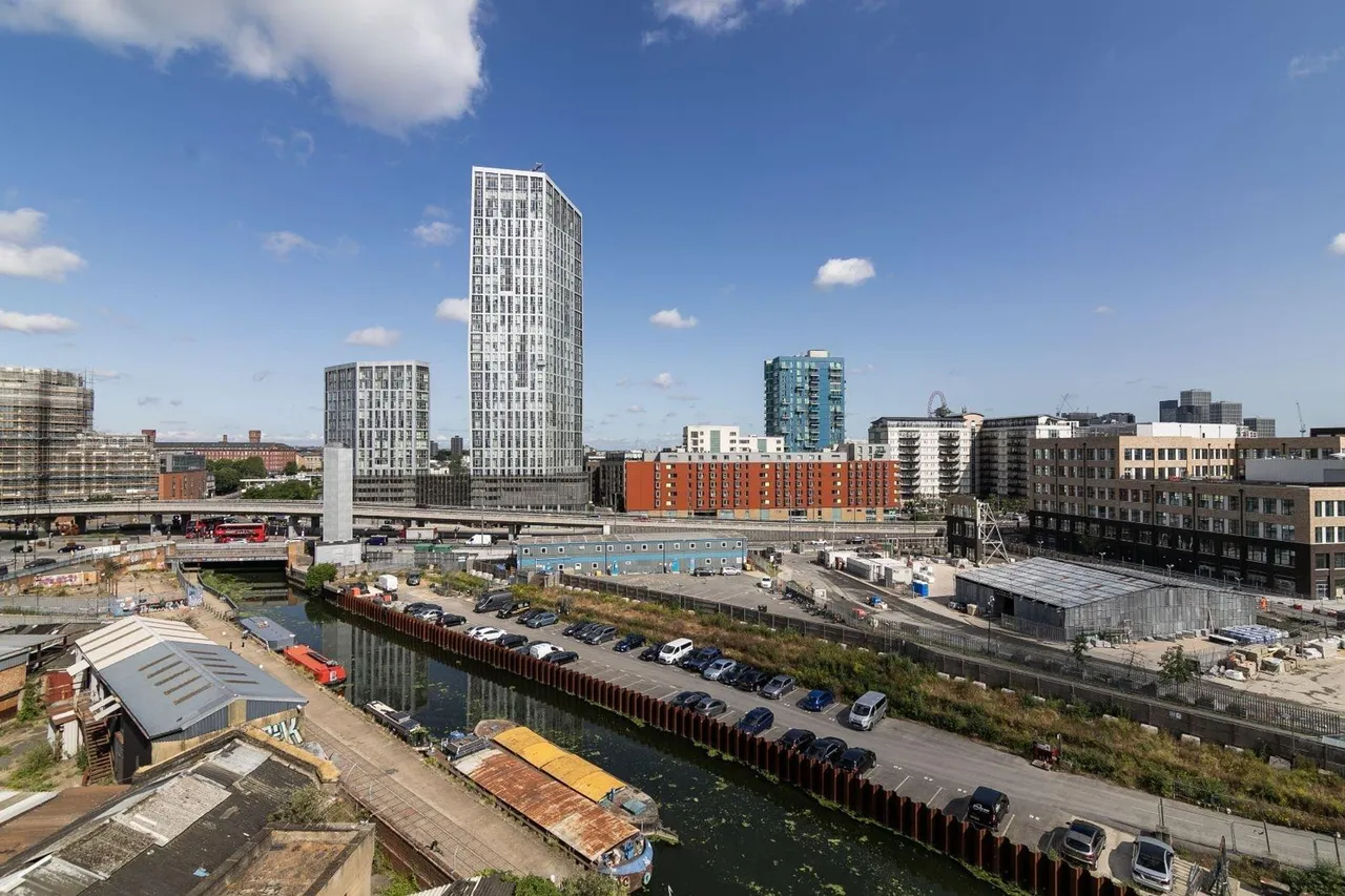 Bramble Path, London, E3, photo 23