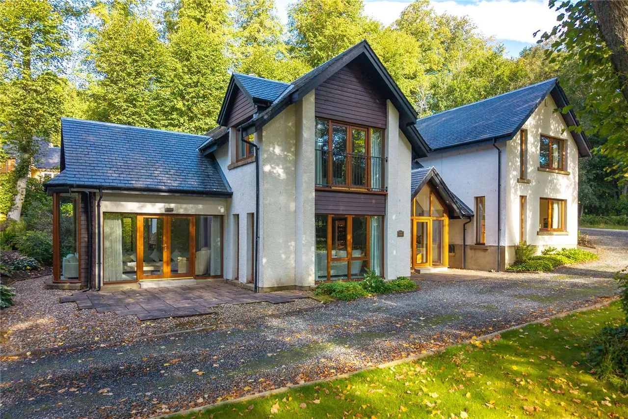 5 bed house for sale — Lime Trees, Garth, Fortingall, Aberfeldy, PH15 2NF
