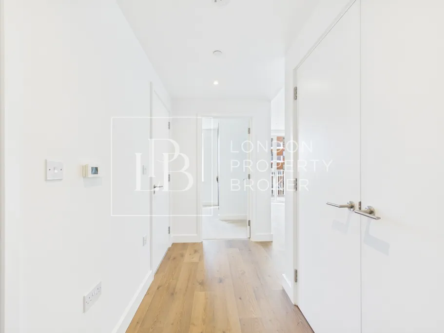 Langham Grove, London, SE28, photo 15